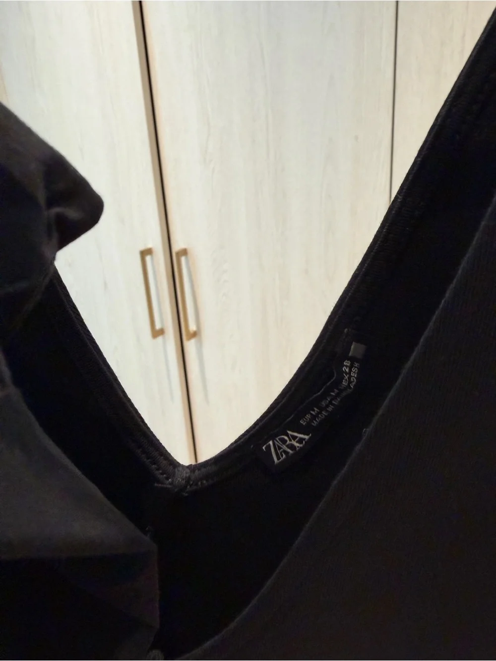 Zara Black One-Shoulder Ruffle Crop Top - Picture 2 of 2